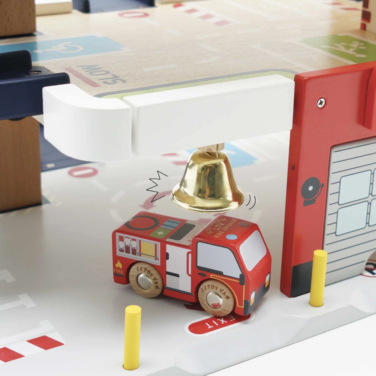 Le Toy Van Wooden Fire & Rescue Garage