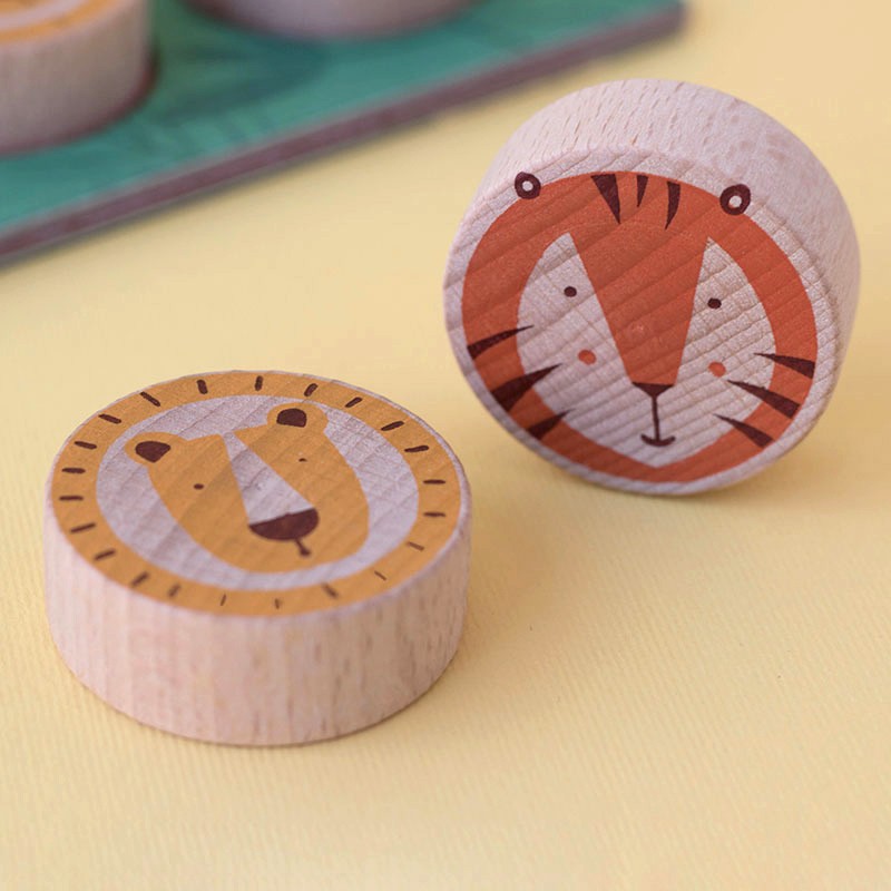 Lion and tiger tic tac toe